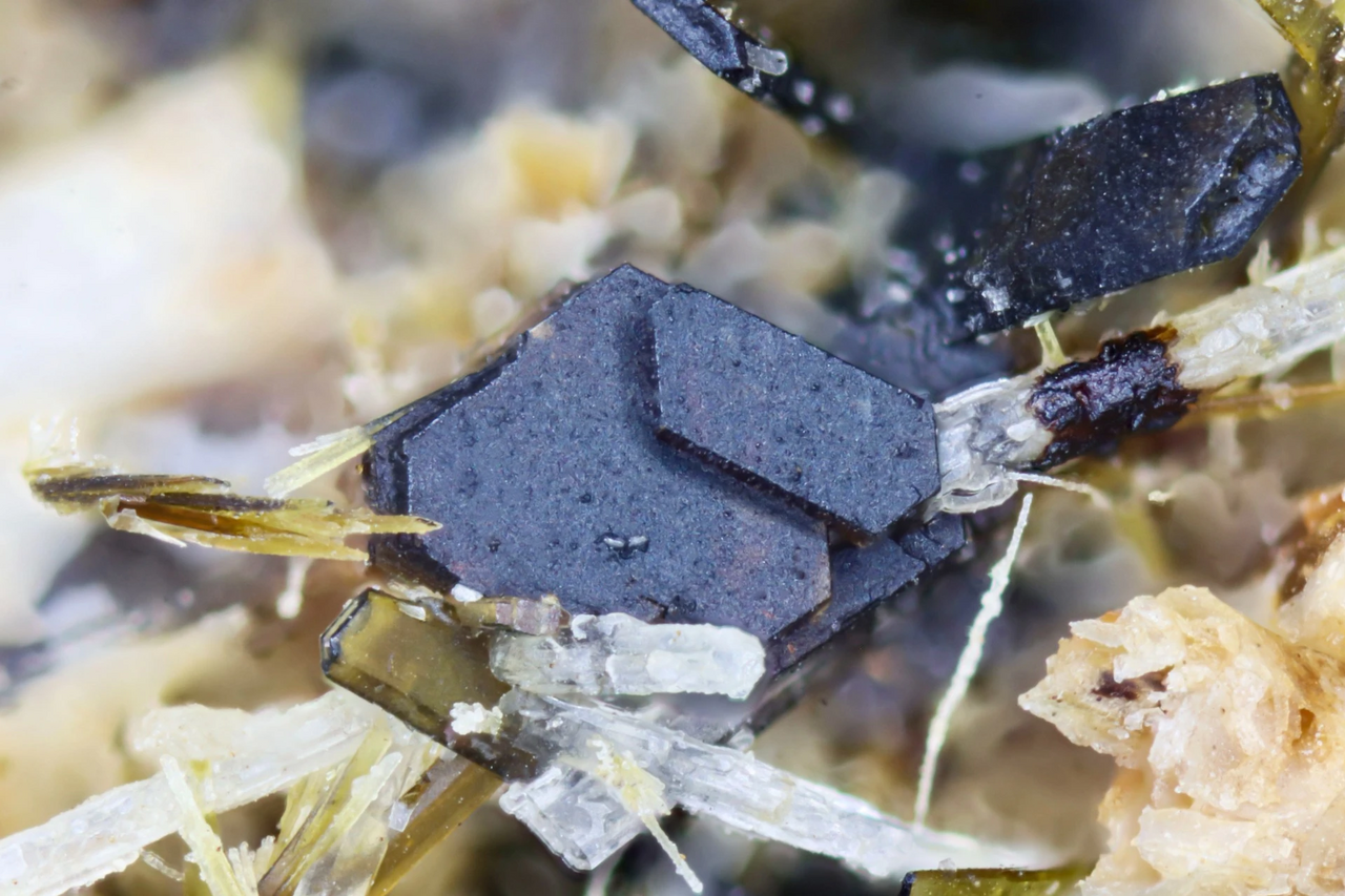 Batiferrite