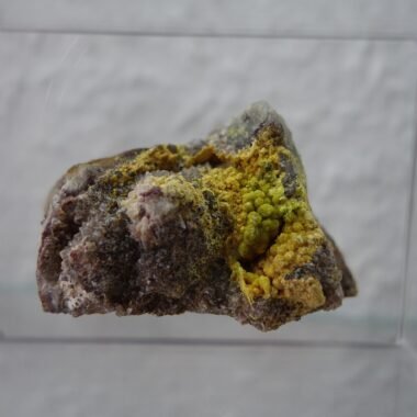 chernikovite — spécimen minéral