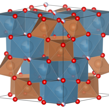 fluorcalcioroméite — spécimen minéral