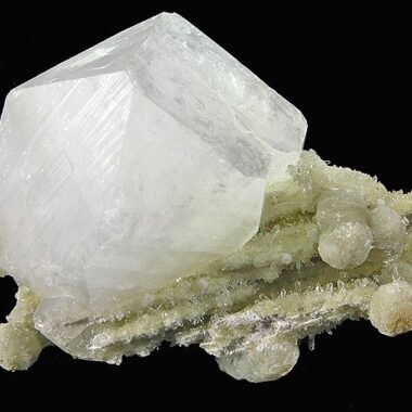 fluorapophyllite-(K) — spécimen minéral