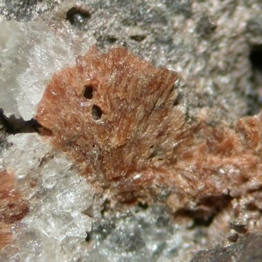 cabalzarite — spécimen minéral