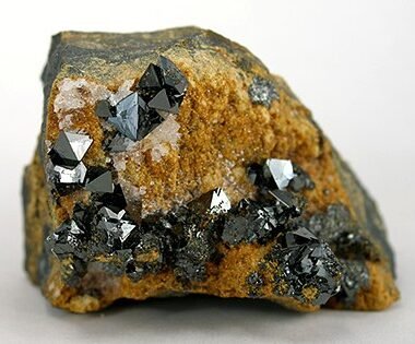 Jacobsite — spécimen minéral