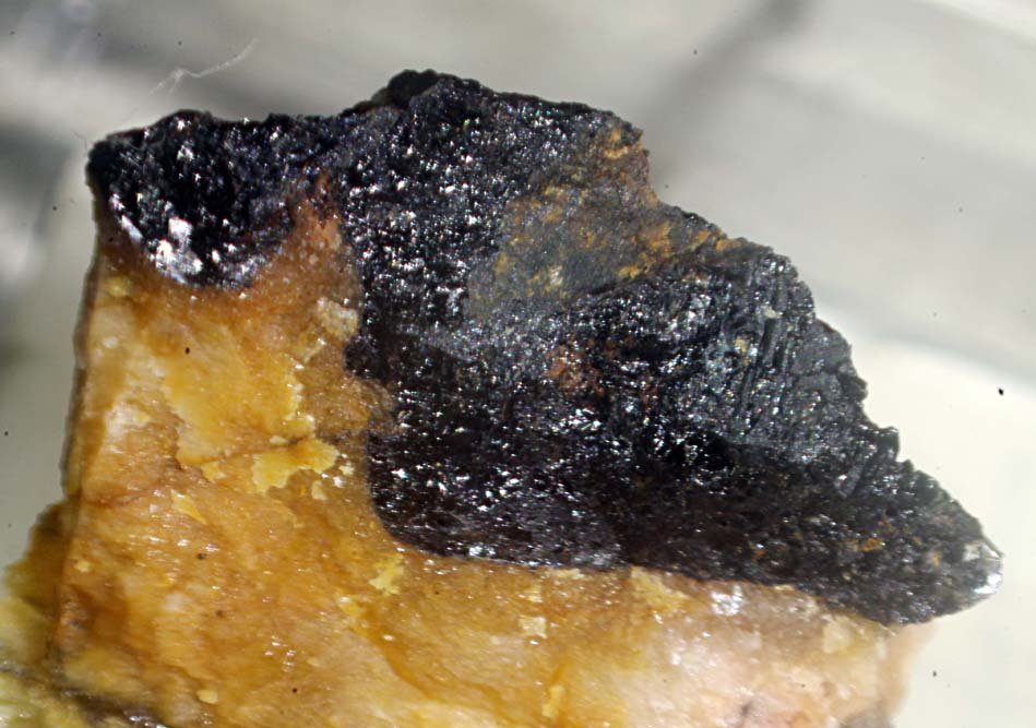 Makarochkinite