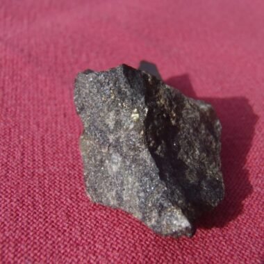 Manganochromite — spécimen minéral