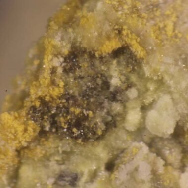adranosite-(Fe) — spécimen minéral
