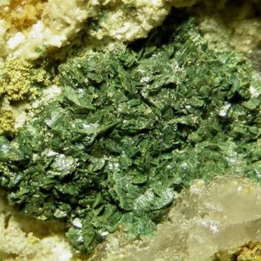 Vauquelinite — spécimen minéral