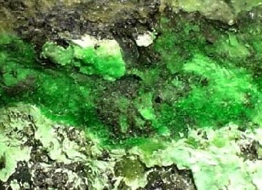 Zaratite — spécimen minéral